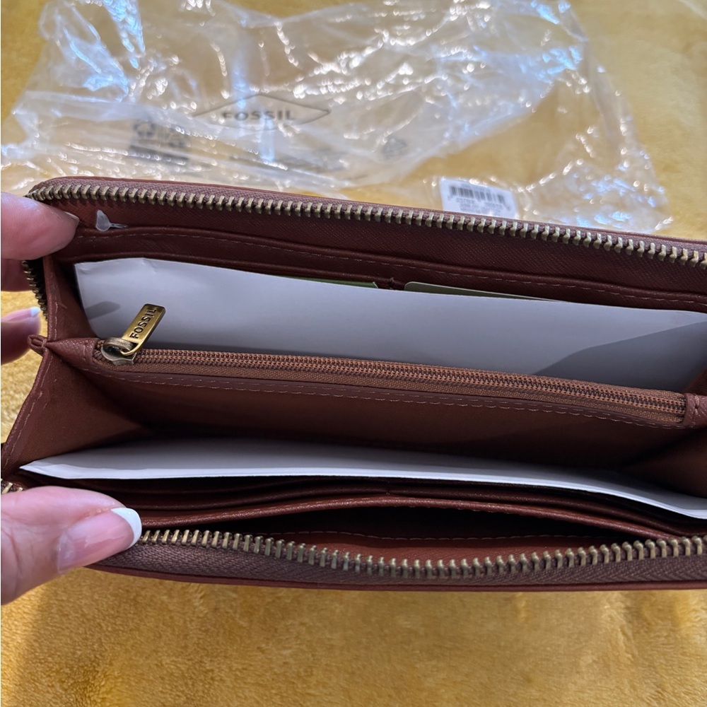 Fossil Tan Leather Zip Wallet
